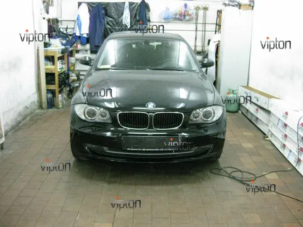 Автомобиль BMW 1(Е87) .   Нанесение антигравийной пленки VENTURESHIELD.
