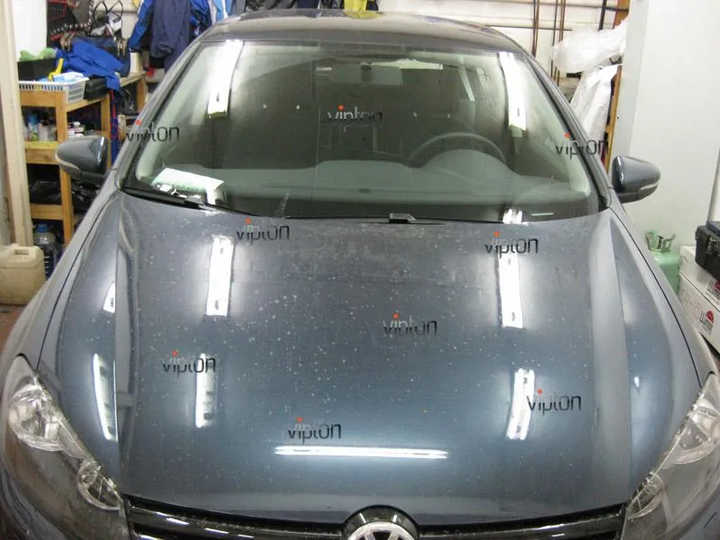Автомобиль Volkswagen Golf . / Нанесение антигравийной пленки VENTURESHIELD.