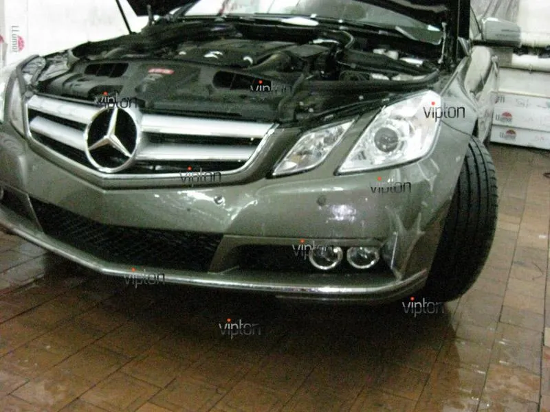 Автомобиль Mercedes- Benz E 212 купе / Нанесение антигравийной пленки VENTURESHIELD.