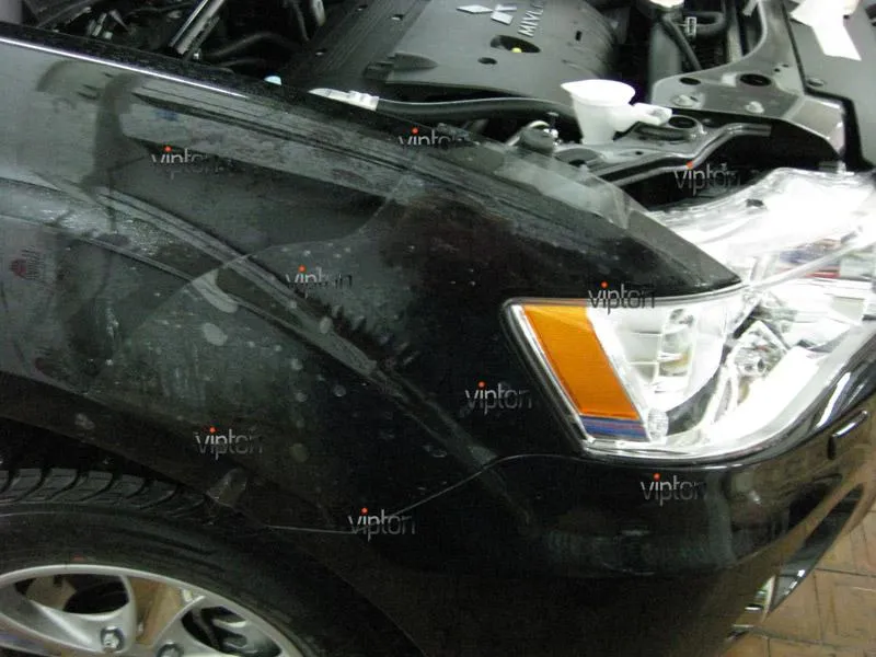 Автомобиль Mitsubishi  Outlander. / Нанесение антигравийной пленки VENTURESHIELD.
