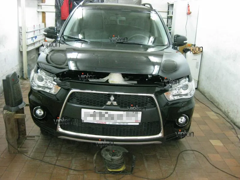 Автомобиль Mitsubishi Outlander. / Нанесение антигравийной пленки VENTURESHIELD. 6 Автомобиль Mitsubishi Outlander. / Нанесение антигравийной пленки VENTURESHIELD. 6