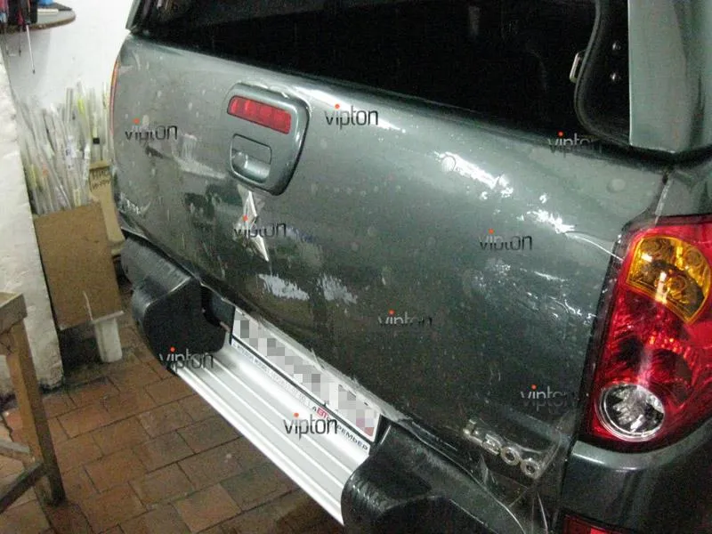 Автомобиль Mitsubishi L200 / Нанесение антигравийной пленки VENTURESHIELD. 5 Автомобиль Mitsubishi L200 / Нанесение антигравийной пленки VENTURESHIELD. 5