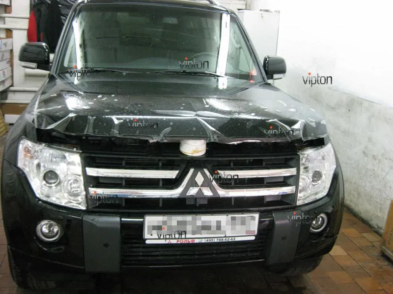 Автомобиль Mitsubishi Pajero. / анесение антигравийной пленки VENTURESHIELD. 4 Автомобиль Mitsubishi Pajero. / анесение антигравийной пленки VENTURESHIELD. 4