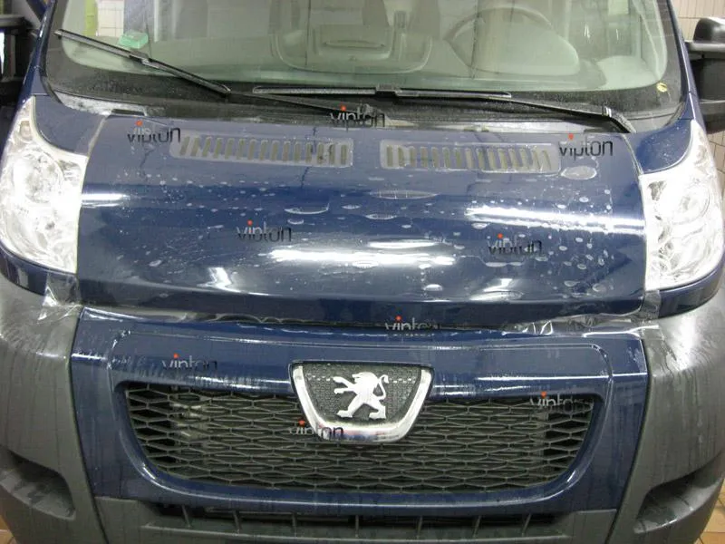 Автомобиль Peugeot Boxer. / Нанесение антигравийной пленки VENTURESHIELD. 6 Автомобиль Peugeot Boxer. / Нанесение антигравийной пленки VENTURESHIELD. 6