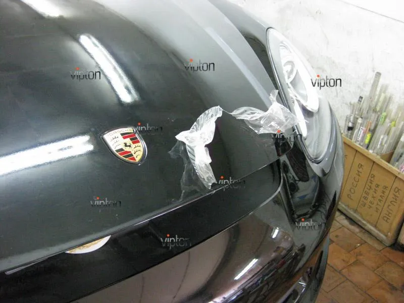 Автомобиль PORSCHE CAYENNE. / Нанесение антигравийной пленки VENTURESHIELD. 3 Автомобиль PORSCHE CAYENNE. / Нанесение антигравийной пленки VENTURESHIELD. 3