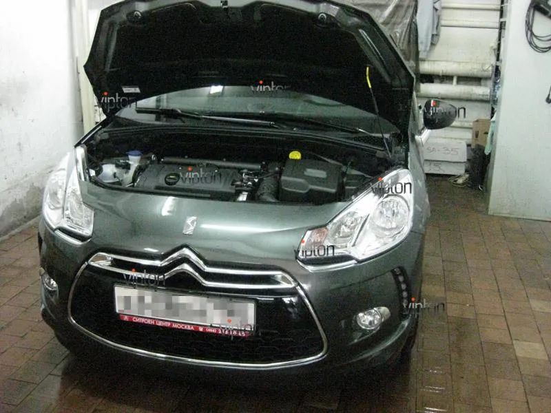 Автомобиль Citroen DS3 /  Нанесение антигравийной пленки VENTURESHIELD.