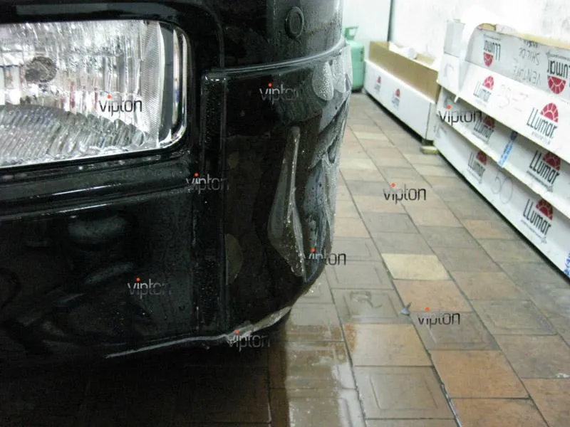 Автомобиль Тoyota Land Cruiser 200. /  Нанесение антигравийной пленки VENTURESHIELD.