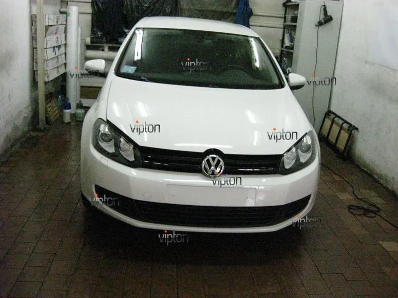 Автомобиль Volkswagen Golf. / Нанесение антигравийной пленки VENTURESHIELD 9 Автомобиль Volkswagen Golf. / Нанесение антигравийной пленки VENTURESHIELD 9