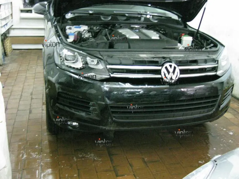 Автомобиль Volkswagen Touareg. / Нанесение антигравийной пленки VENTURESHIELD.