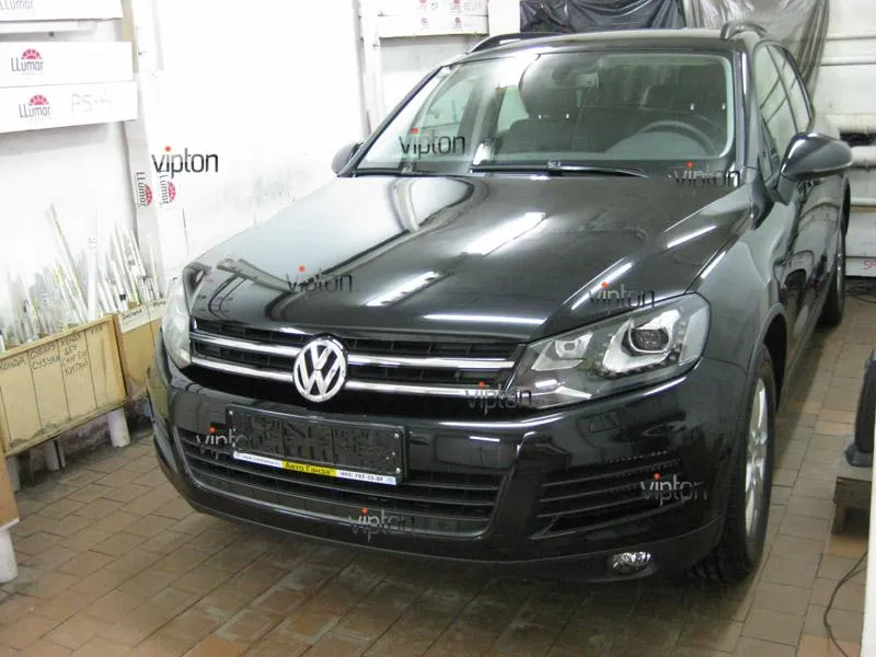 Автомобиль Volkswagen Touareg. / Нанесение антигравийной пленки VENTURESHIELD. 17 Автомобиль Volkswagen Touareg. / Нанесение антигравийной пленки VENTURESHIELD. 17