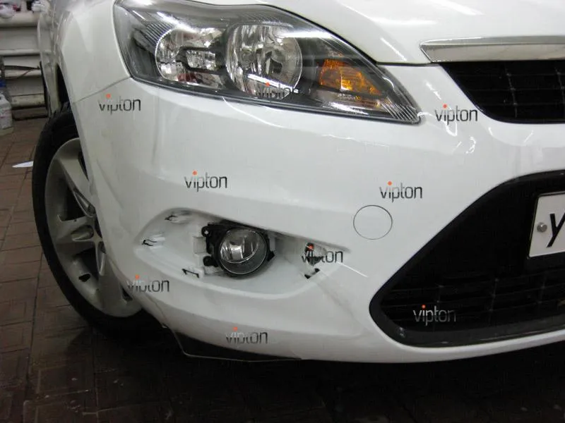 Автомобиль Ford Focus. / Нанесение антигравийной пленки VENTURESHIELD. 2 Автомобиль Ford Focus. / Нанесение антигравийной пленки VENTURESHIELD. 2