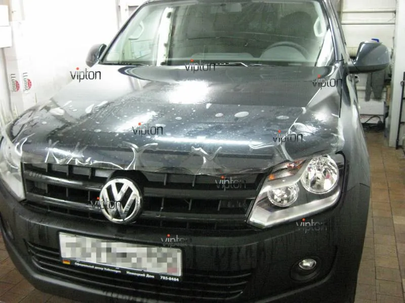 Автомобиль Volkswagen Amarok. / Нанесение антигравийной пленки VENTURESHIELD.