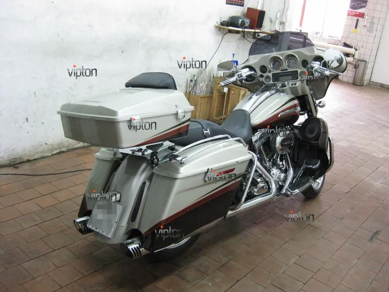 Мотоцикл Harley Davidson Street Glide / Нанесение антигравийной пленки 3 Мотоцикл Harley Davidson Street Glide / Нанесение антигравийной пленки 3