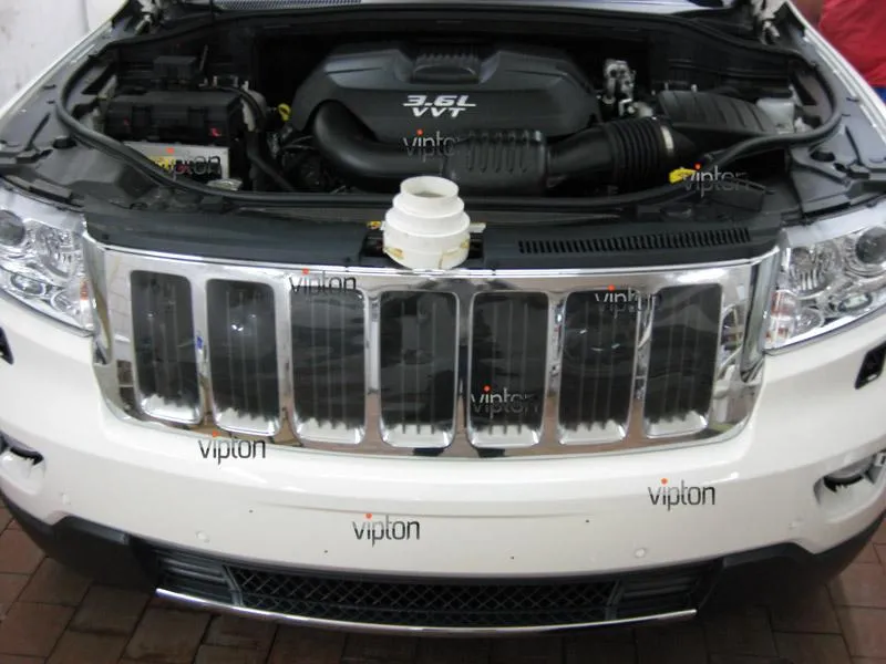 Автомобиль JEEP Grand Cherokee: Нанесение антигравийной пленки