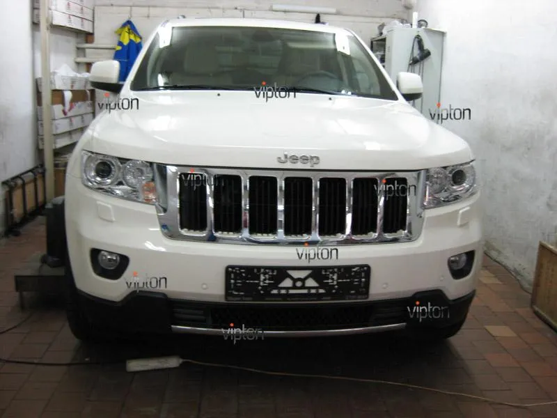 Автомобиль JEEP Grand Cherokee: Нанесение антигравийной пленки 3