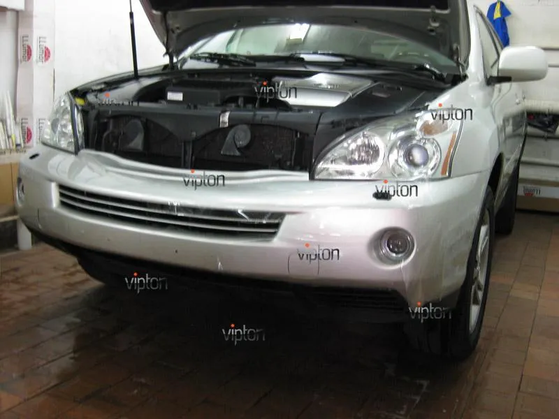 Автомобиль Lexus RX 330