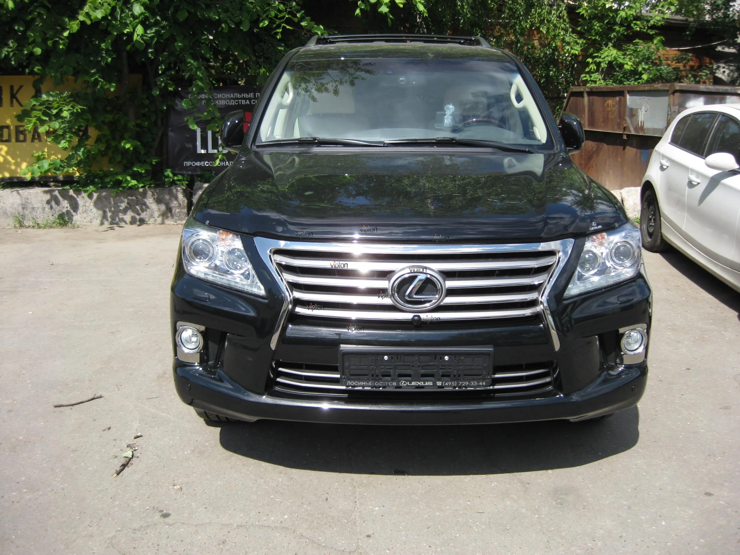 Автомобиль Lexus LX570 3 Автомобиль Lexus LX570 3