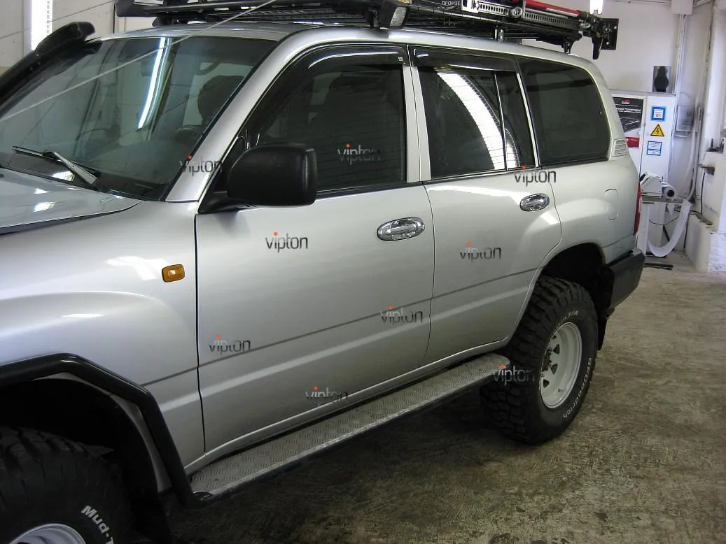 Автомобиль Toyota Land Cruiser 100 4 Автомобиль Toyota Land Cruiser 100 4