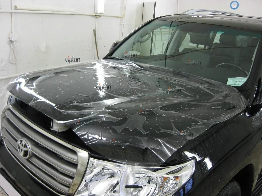 Автомобиль Toyota Land Cruiser 200