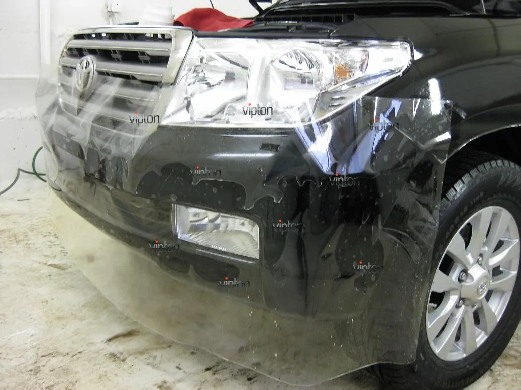 Автомобиль Toyota Land Cruiser 200 5