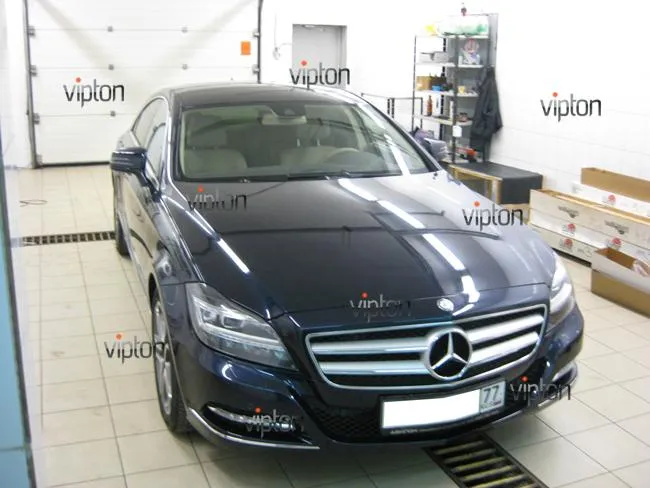 Mercedes Benz CLS: Нанесение антигравийной пленки
