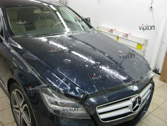 Mercedes Benz CLS: Нанесение антигравийной пленки 3 Mercedes Benz CLS: Нанесение антигравийной пленки 3