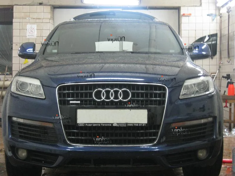 Audi Q7: установка антигравийной пленки 4 Audi Q7: установка антигравийной пленки 4
