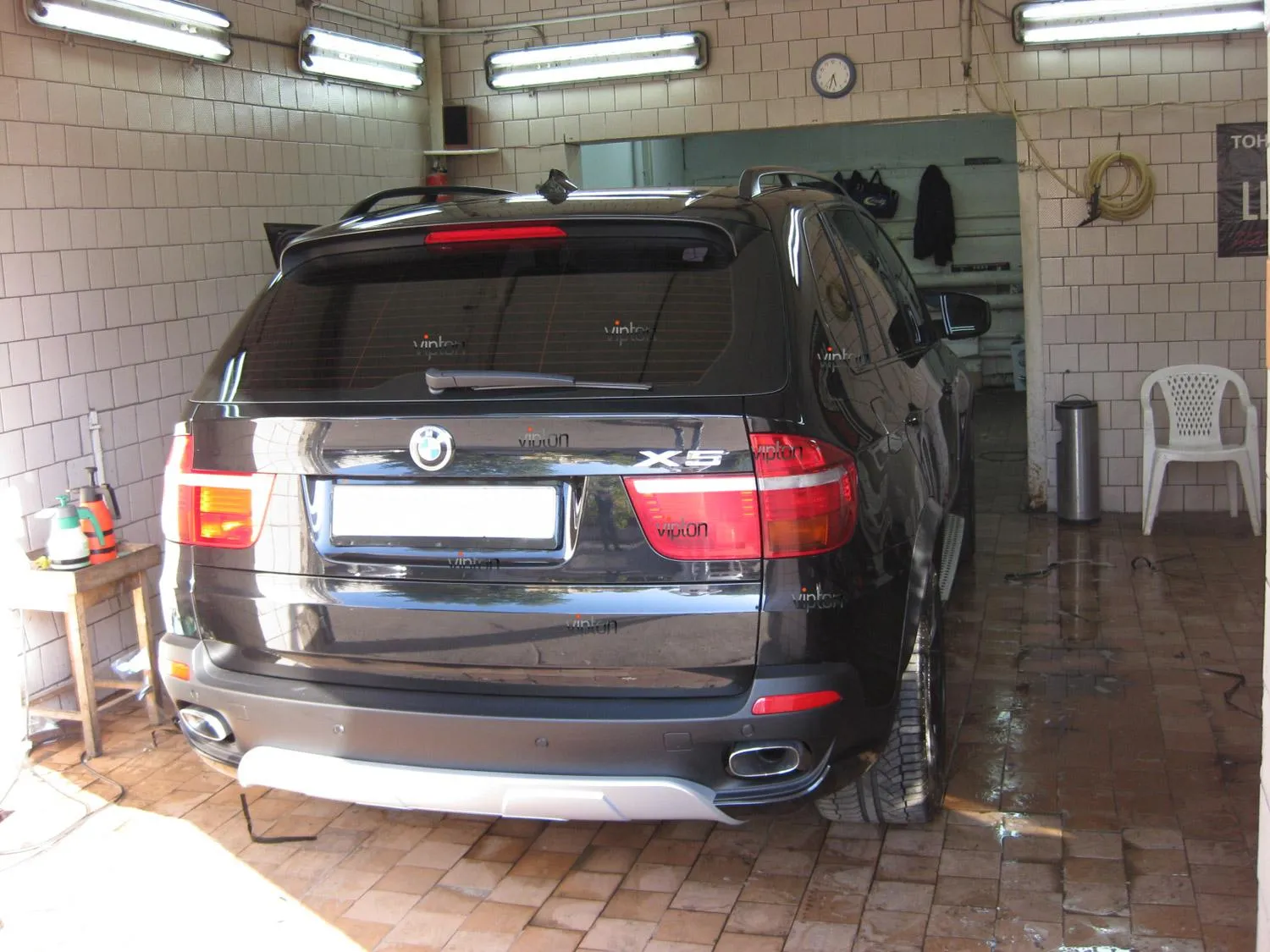 BMW X5: тонировка пленкой LLumar 3 BMW X5: тонировка пленкой LLumar 3
