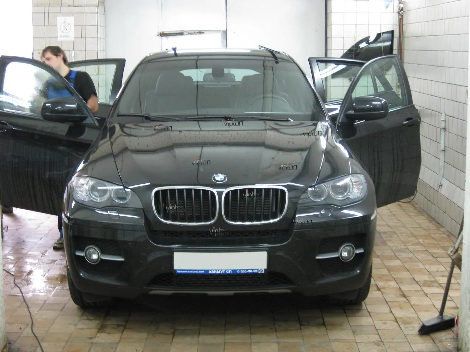 BMW X6: тонирование ударопрочной пленкой 3 BMW X6: тонирование ударопрочной пленкой 3