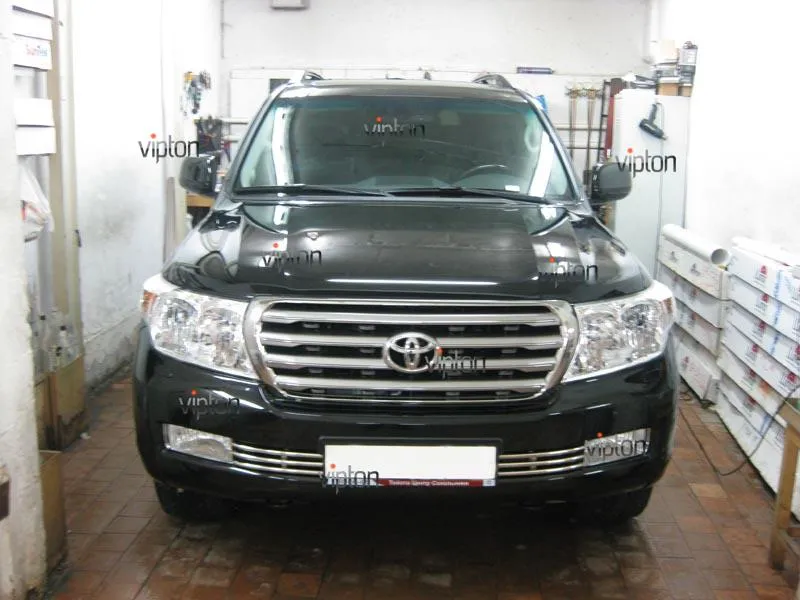 Toyota Land Cruiser 200: антигравийная защита авто