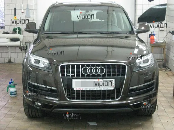 Audi Q7: нанесение антигравийной пленки VENTURESHIELD 5 Audi Q7: нанесение антигравийной пленки VENTURESHIELD 5