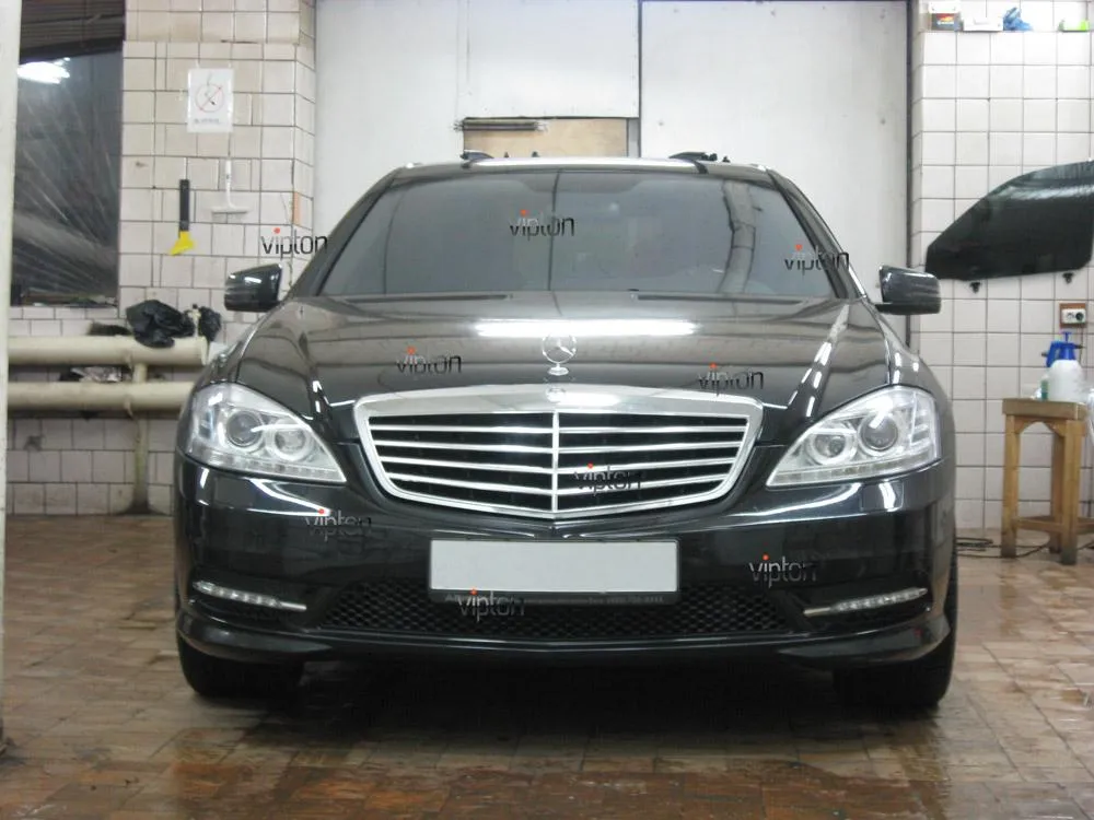 Mercedes-Benz W221