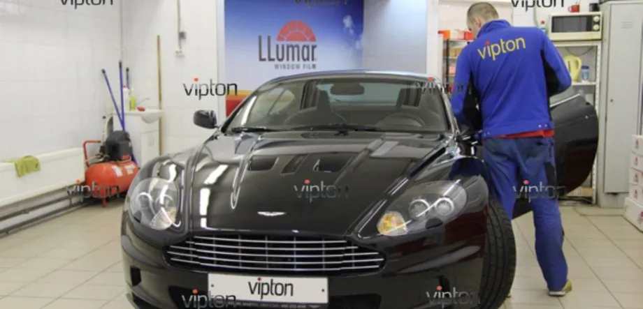 ASTON MARTIN 2 ASTON MARTIN 2