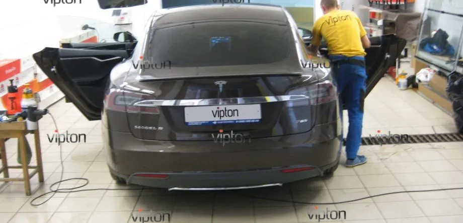 TESLA MODEL S 3