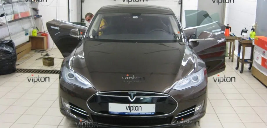 TESLA MODEL S 2