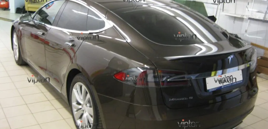 TESLA MODEL S 9