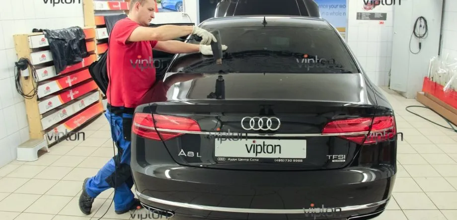 AUDI A8L: тонировка пленкой LLUMAR 6