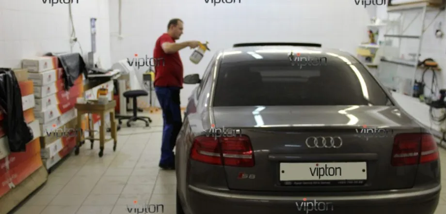 AUDI A-8 3