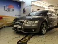 AUDI A-8