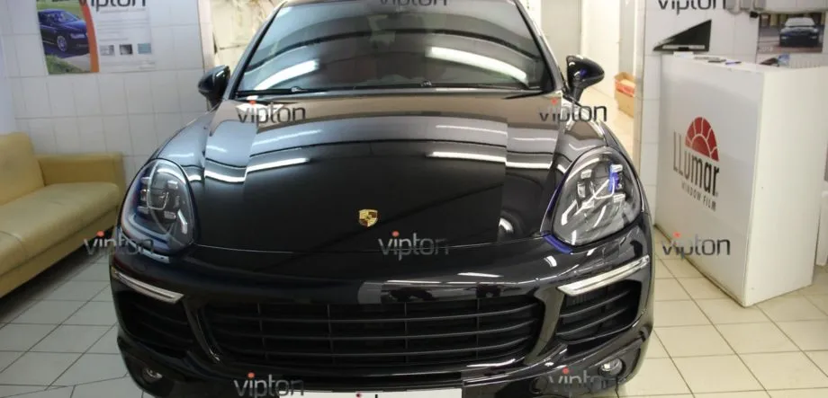 PORSHE CAYENNE: антигравийная защита пленкой LLUMAR GLOSS 5 PORSHE CAYENNE: антигравийная защита пленкой LLUMAR GLOSS 5