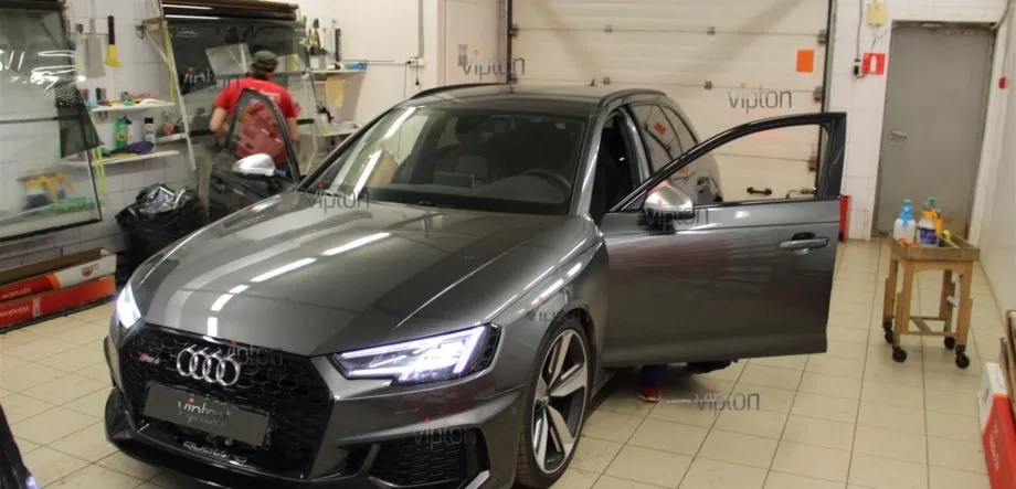 Audi RS4 2