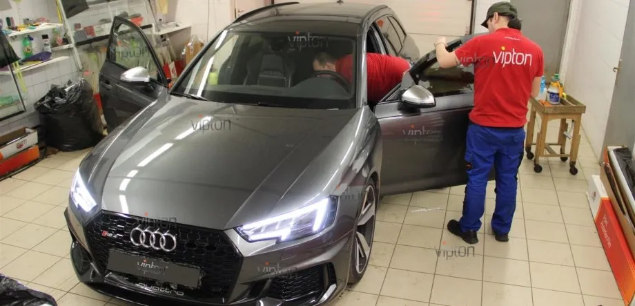Audi RS4 3