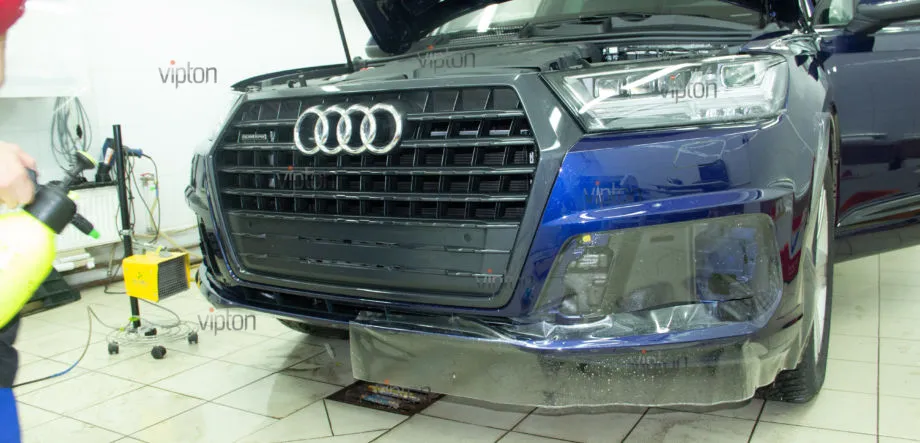 IMG_5925 — Audi Q7: Установка защитной антигравийной пленки LLUMAR GLOSS PPF | VIPTON — Оклейка защитной антигравийной пленкой авто в центре VIPTON - Новости