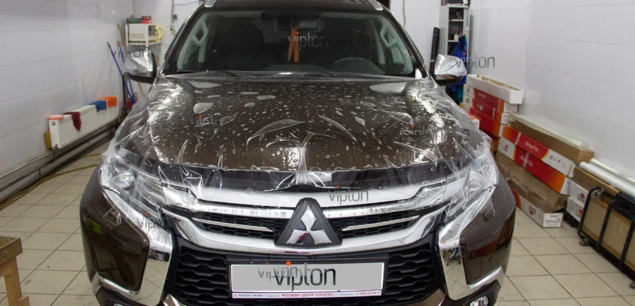Mitsubishi Outlander: антигравийное покрытие SPARKS TOP 1 Mitsubishi Outlander: антигравийное покрытие SPARKS TOP 1