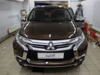 Mitsubishi Outlander: антигравийное покрытие SPARKS TOP