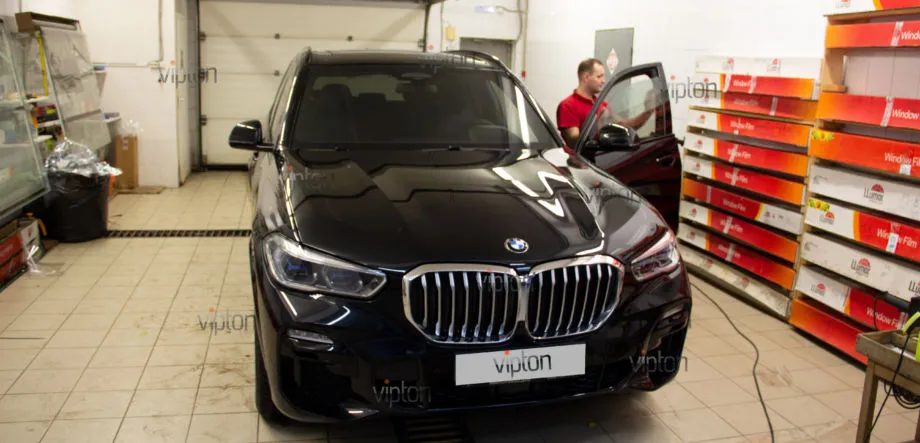 BMW x-5: нанесение атермальной пленки 5 BMW x-5: нанесение атермальной пленки 5