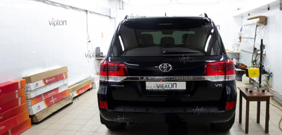 TOYOTA Land Cruiser 200 LLUMAR PPF PLATINUM 4 TOYOTA Land Cruiser 200 LLUMAR PPF PLATINUM 4