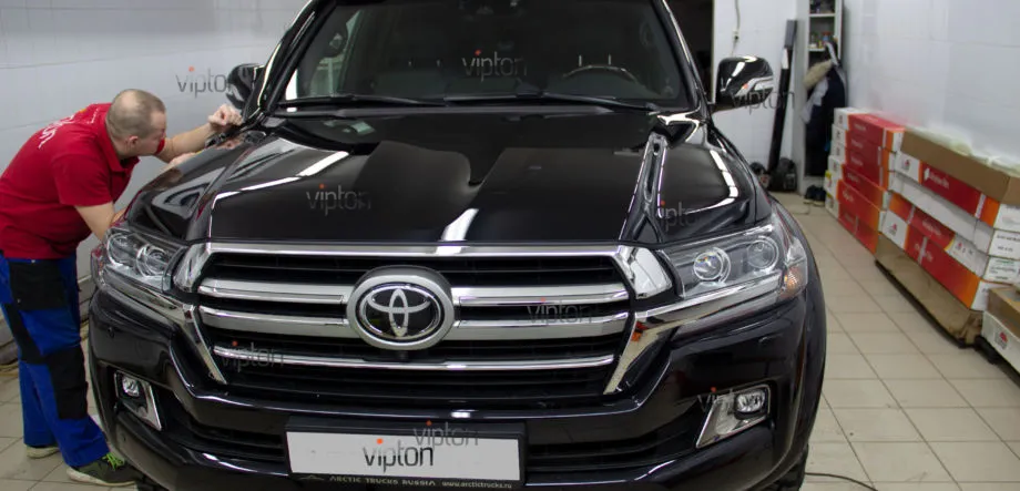 TOYOTA Land Cruiser 200 LLUMAR PPF PLATINUM 2 TOYOTA Land Cruiser 200 LLUMAR PPF PLATINUM 2