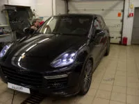 Porsche Cayenne:бронирование стекол