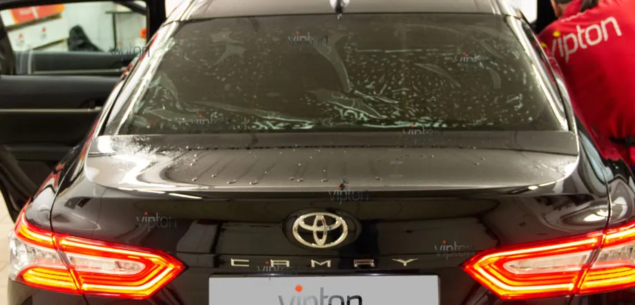 Toyota Camry: тонирование задней полусферы 3